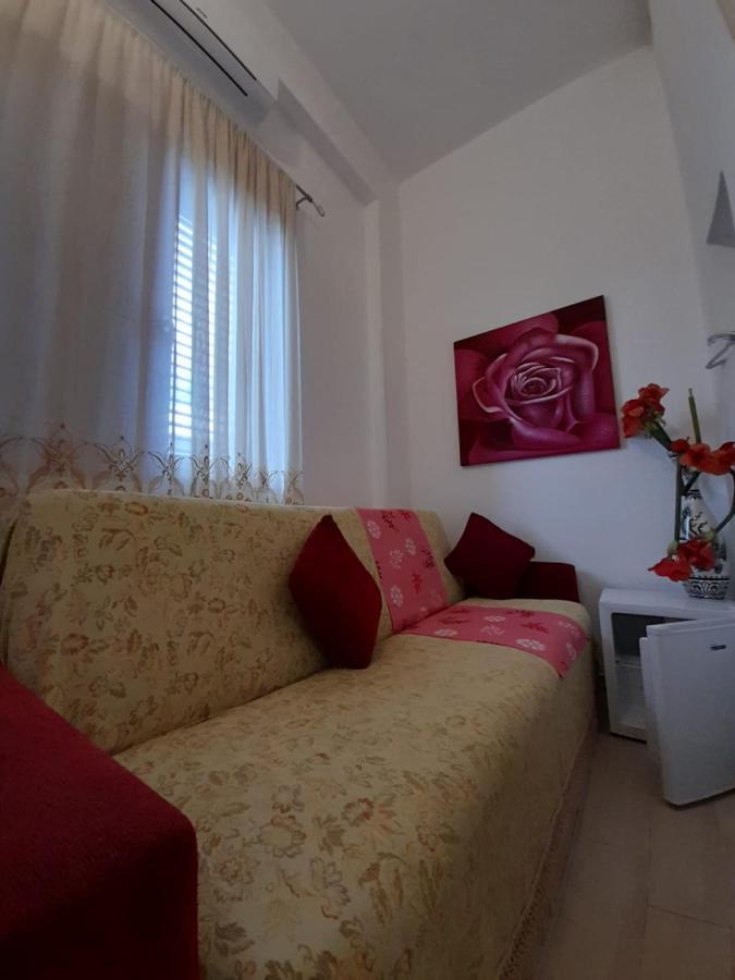 מלון קרוביניו Casa Laura מראה חיצוני תמונה